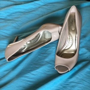 Size 7 1/2 nude open toed heels